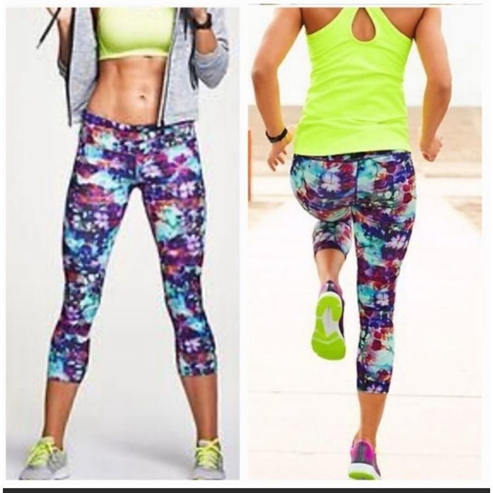 EXCELLENT CONDITION ATHLETA SIZE SMALL TALL FLORAL FADE SONAR LEGGINGS